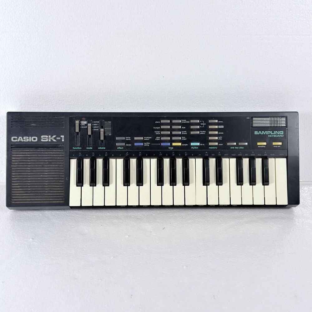 CASIO SK-1 Portable 32-Key Lo-Fi Electronic Sampling Keyboard Tested Working